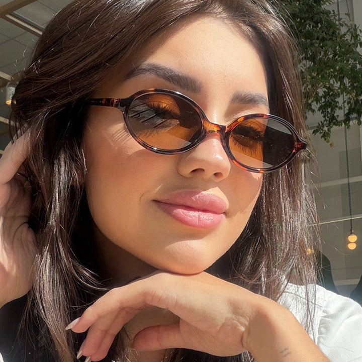 Ladies fashionable retro-inspired sunglasses Kalsten