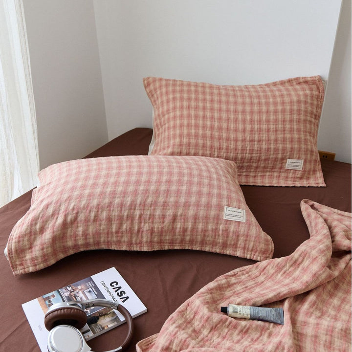 Women's pillowcase with delicate floral motif Kalsten