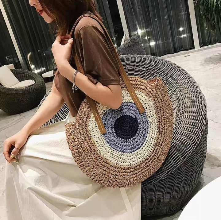 Handcrafted straw bag with eye-catching gradient Kalsten