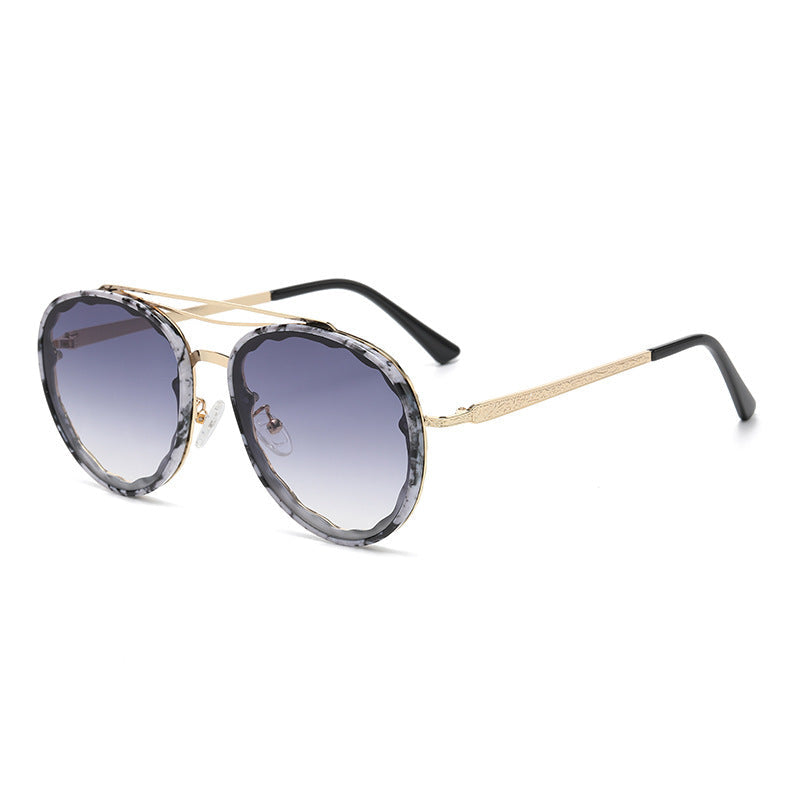 Women's modern styled sunglasses in elegant oversize style Kalsten