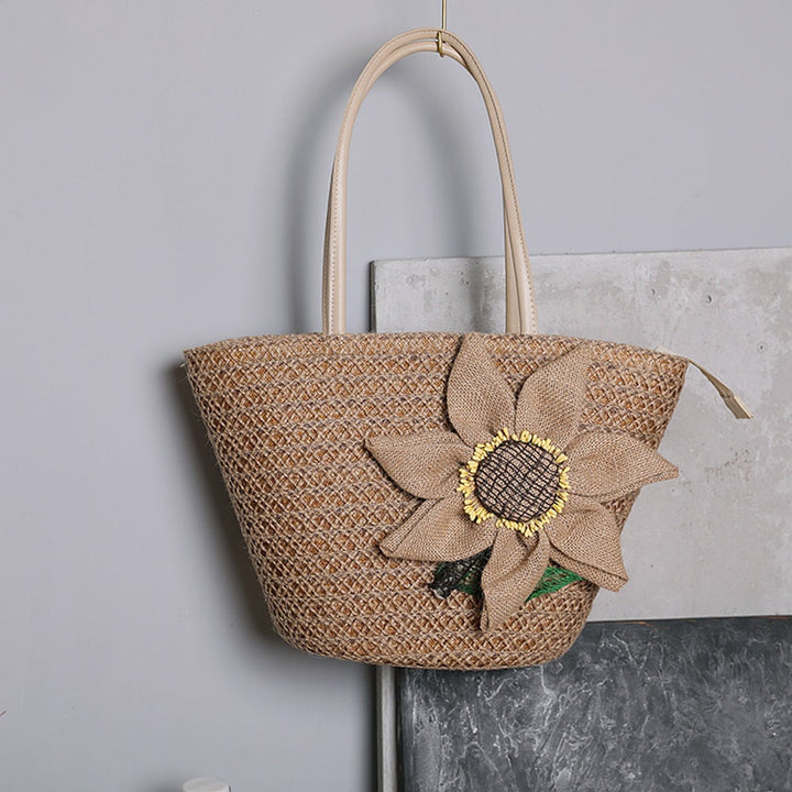Straw bag with romantic floral pattern Kalsten