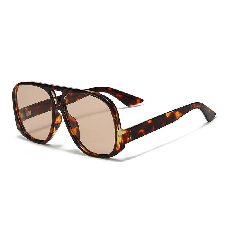 Women trendy oversized sunglasses in modern tortoiseshell pattern Kalsten