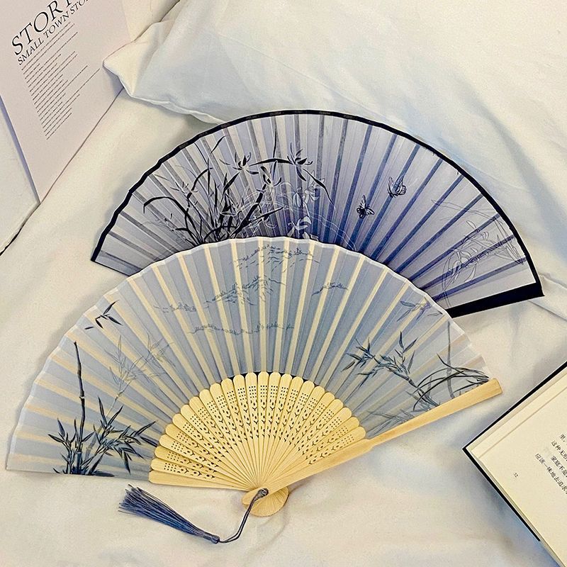 Handcrafted fan with elegant design Kalsten