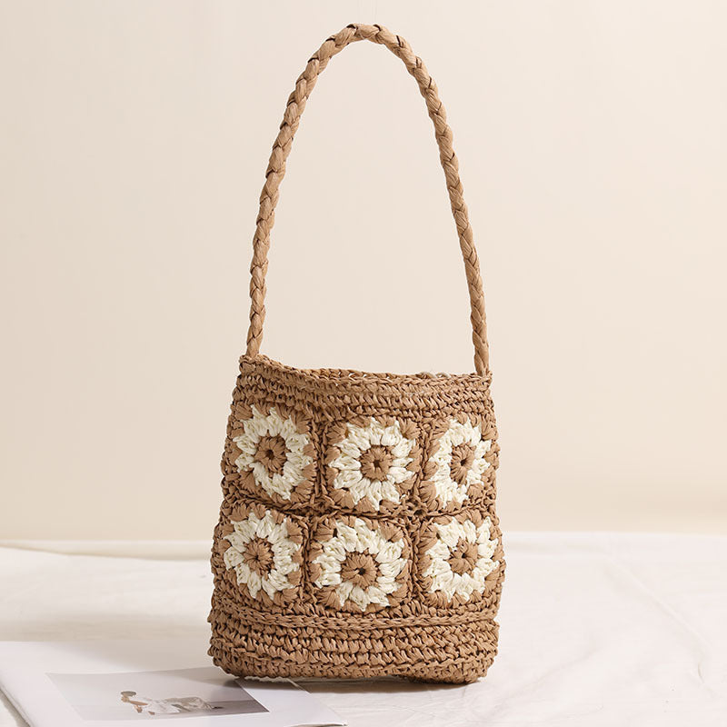 Handcrafted straw bag with floral patterns Kalsten