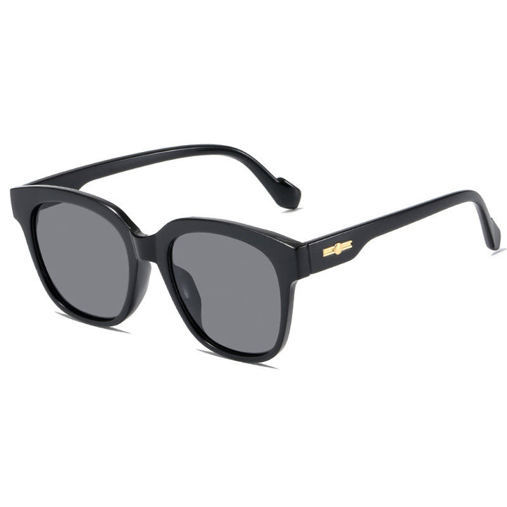 Women’s classic sunglasses with modern oversized frame Kalsten