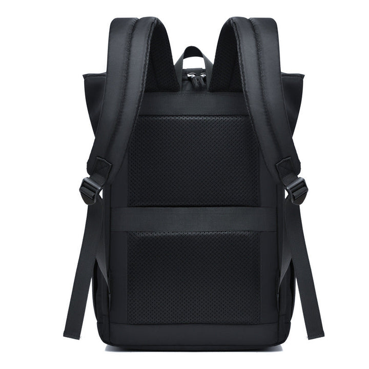 More elegant and functional backpack with reinforced carrying straps Kalsten