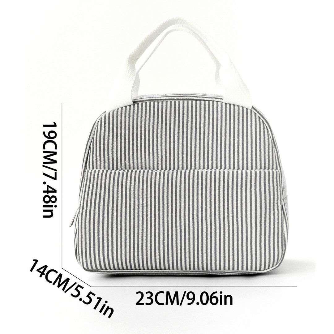 Lunchbox bag with insulated interior and durable zipper Kalsten