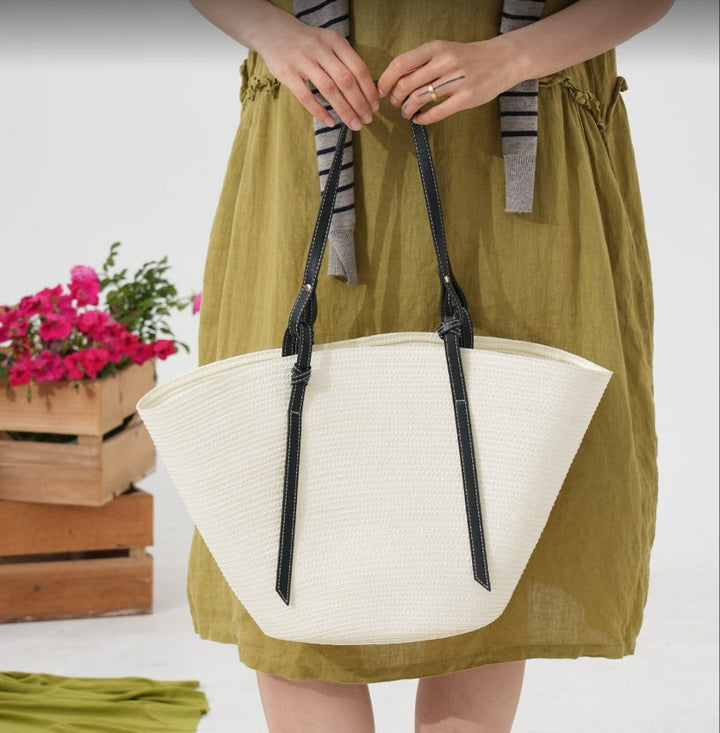 Elegant Beach Bag Made of Woven Natural Material with Leather Accents Kalsten