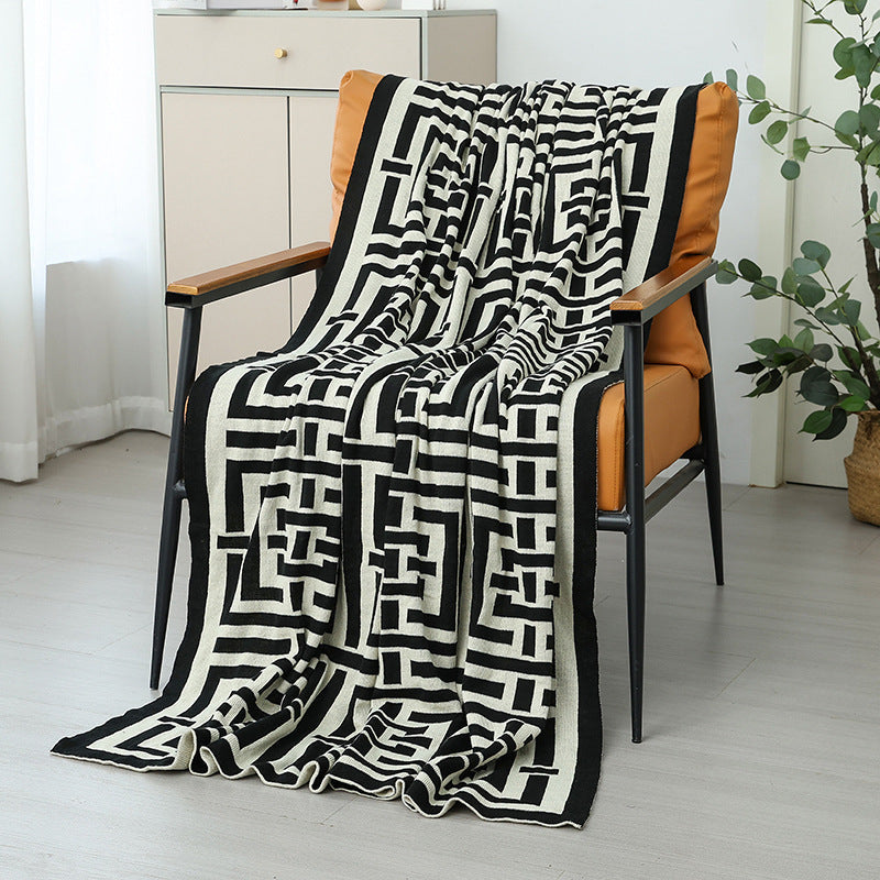 Women's decorative comfort blanket in modern geometric design Kalsten