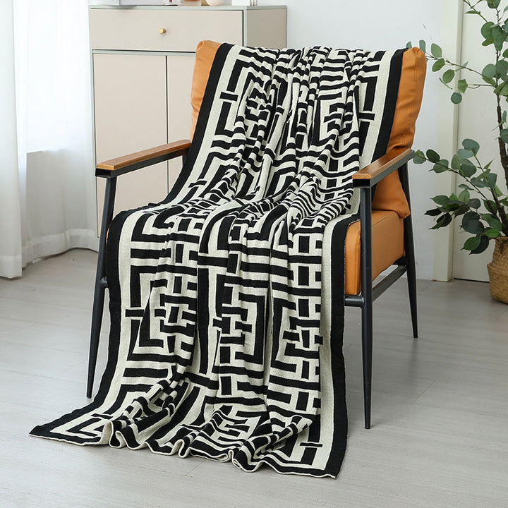 Women's decorative comfort blanket in modern geometric design Kalsten