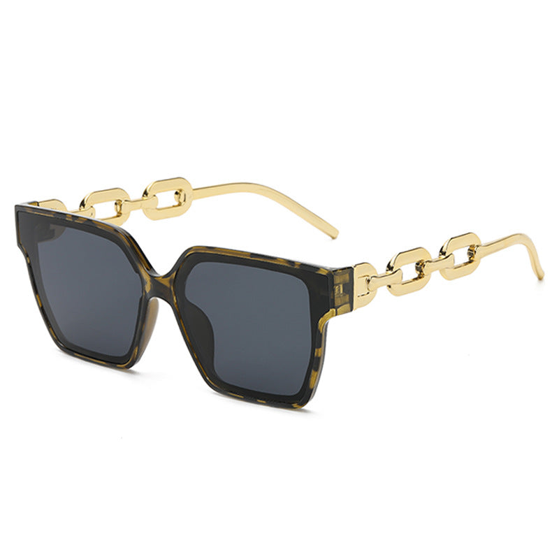 Women Oversized Fashion Sunglasses with Exceptional Chain Design Kalsten