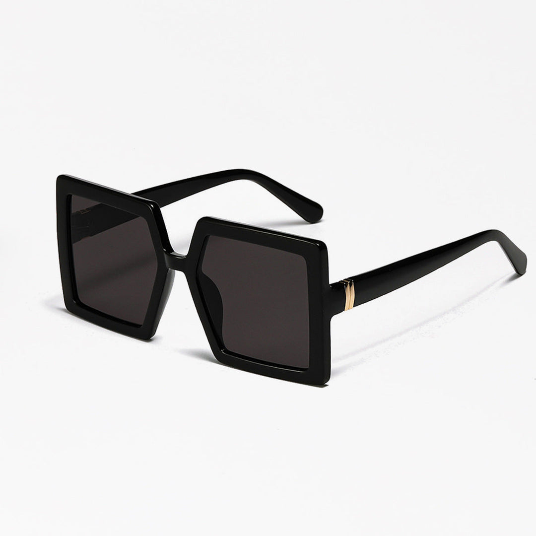 Ladies geometric sunglasses with modern, wide frame Kalsten