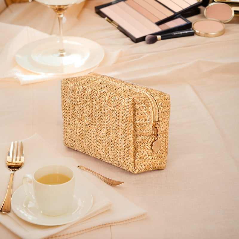 Cosmetic bag made of natural rafia material with elegant design Kalsten