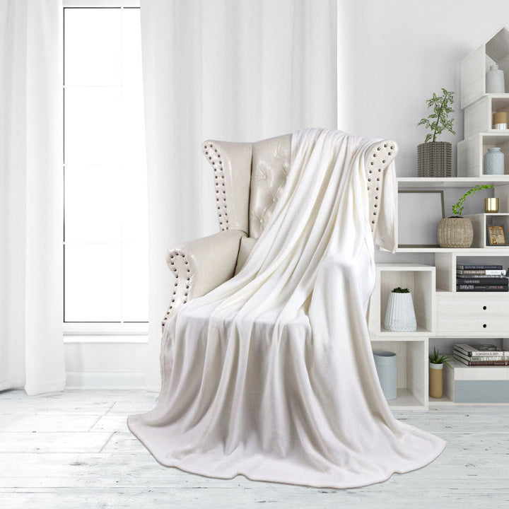 Ladies luxurious and cuddly living room blanket Kalsten