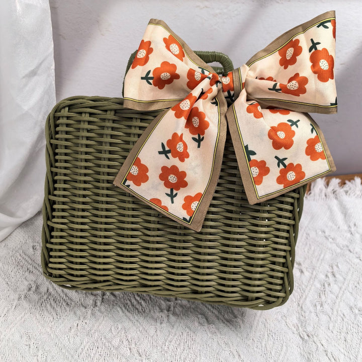 Women elegant handbag made of woven material Kalsten