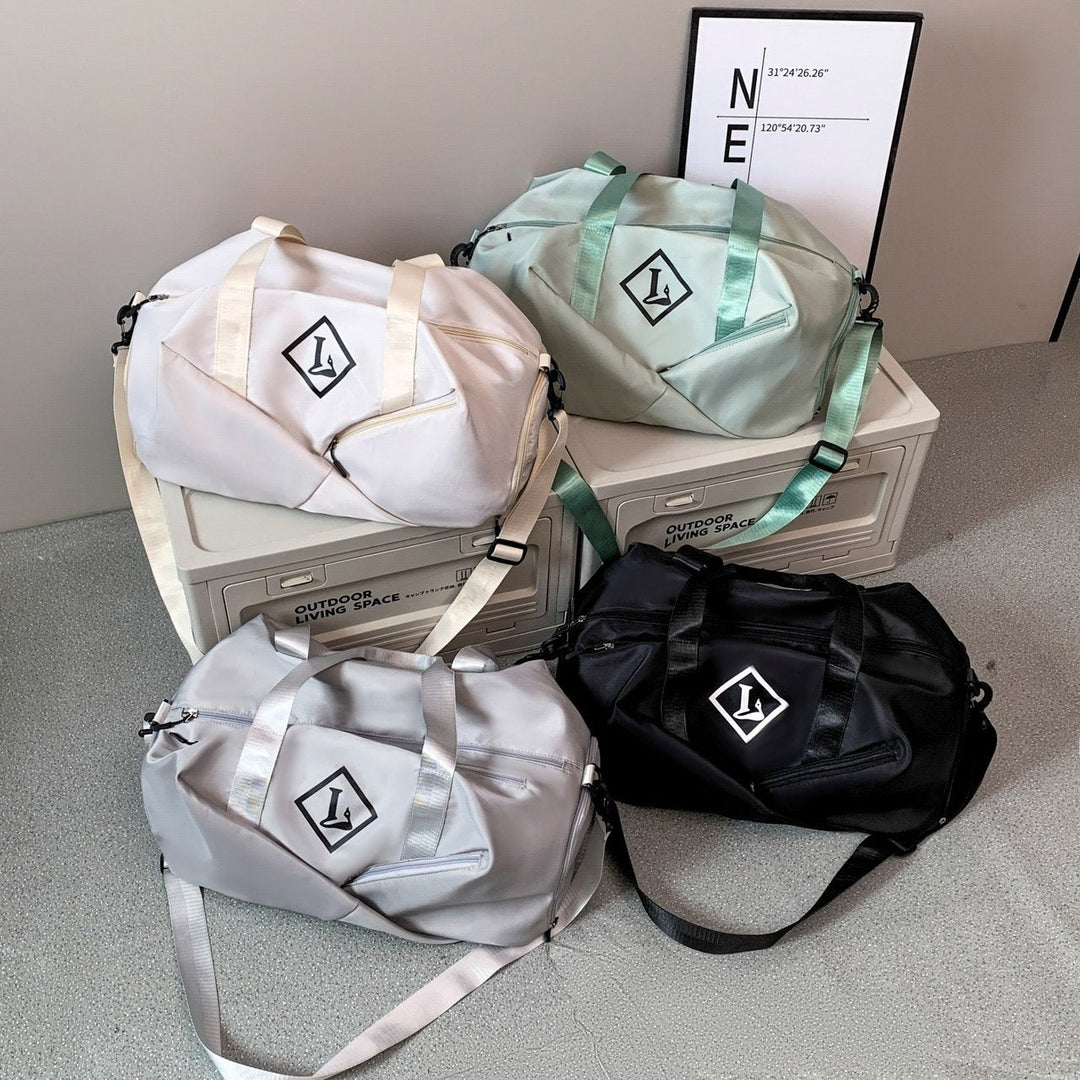 Sporty travel bag with side compartments Kalsten