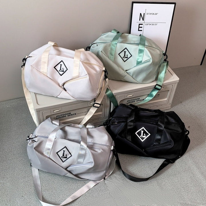 Sporty travel bag with side compartments Kalsten