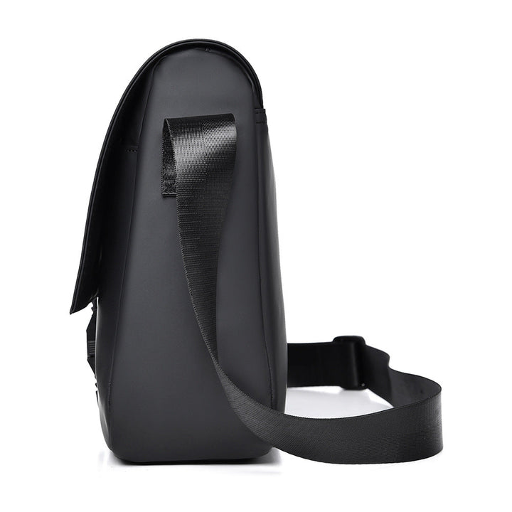 Elegant Shoulder Bag with Adjustable Strap Kalsten