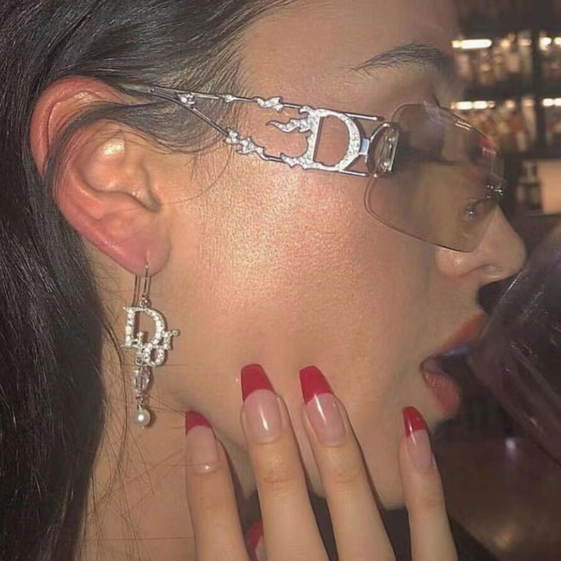 Women's futuristic sunglasses with ultra-modern metal accents Kalsten