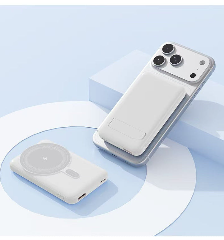 Power bank with wireless charger by Kalsten