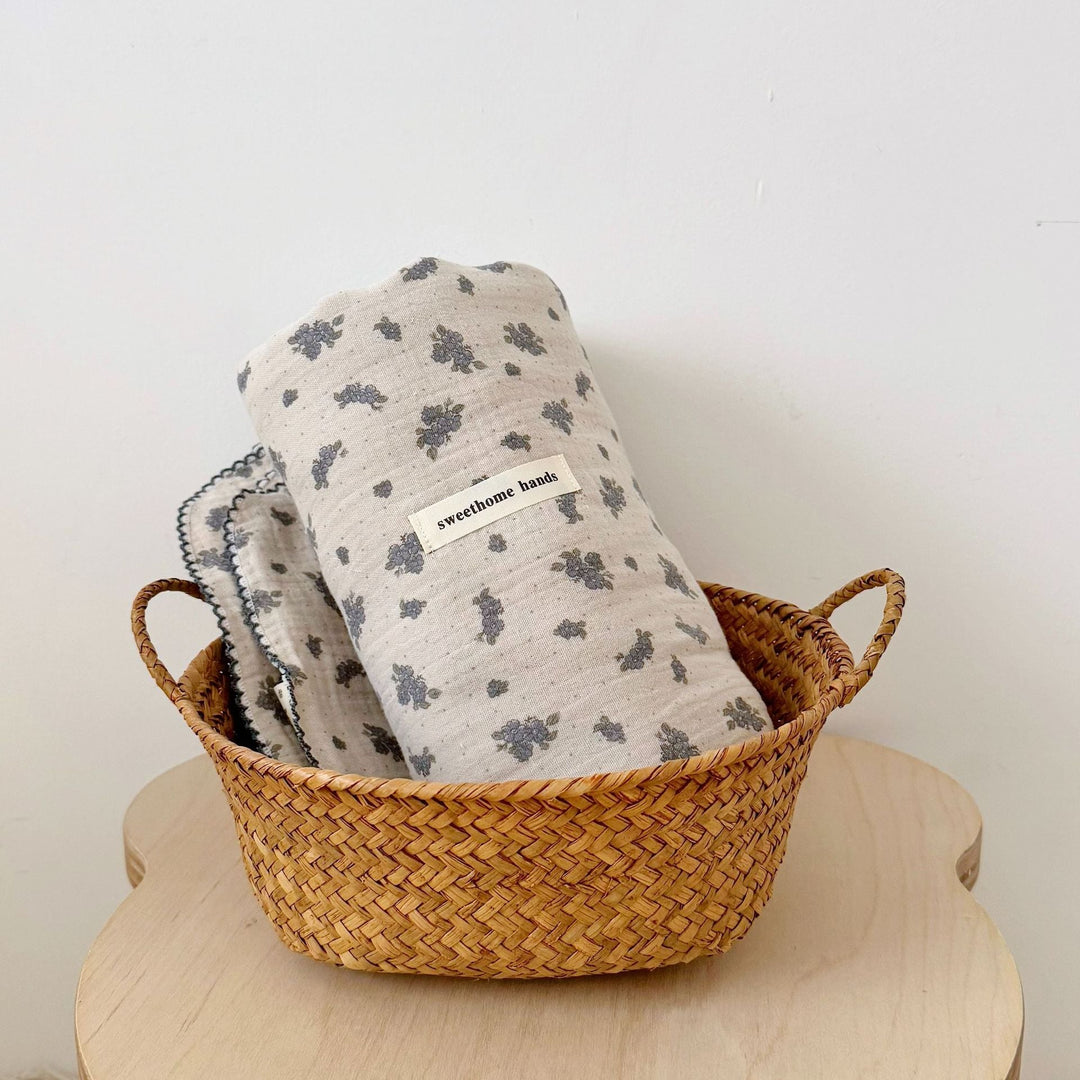 Unisex Muslin Blanket with delicate floral design and elegant ruffles Kalsten