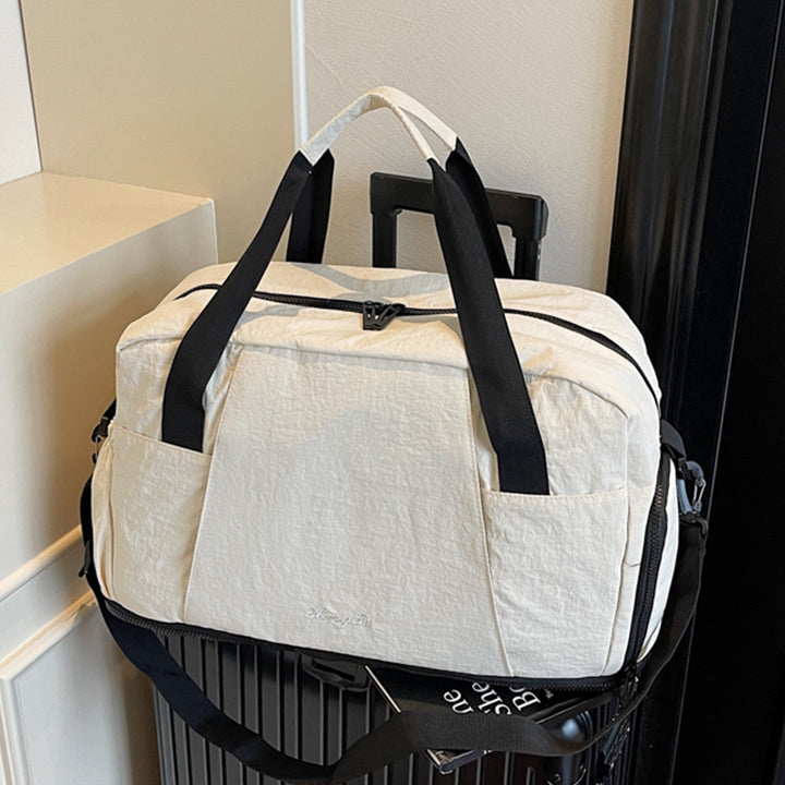 Sporty travel bag with innovative storage Kalsten
