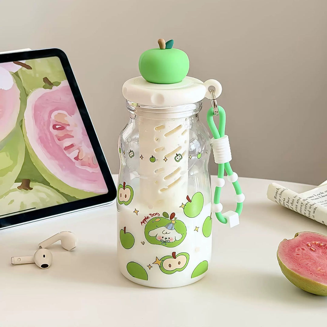 Ladies trendy and practical water bottle with fruit lid Kalsten