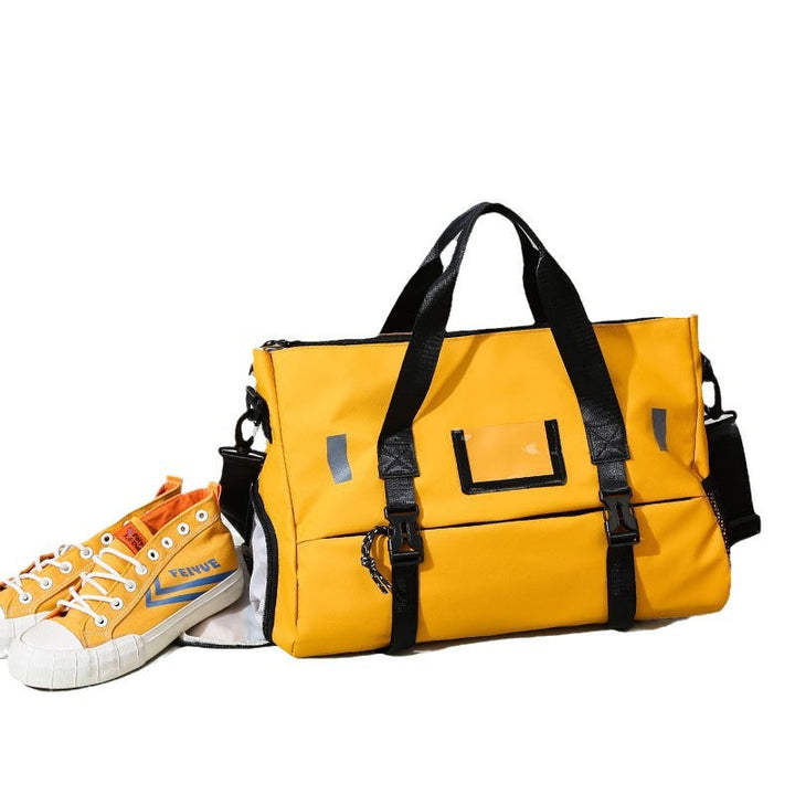 Sporty travel bag with innovative carrying system and durable material Kalsten