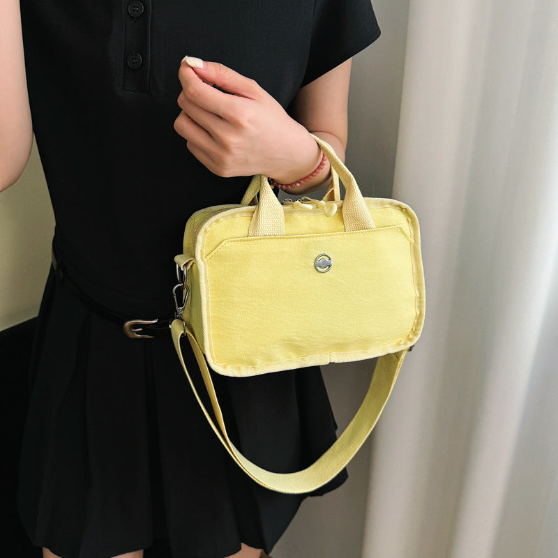 Tote bag with adjustable shoulder strap and extra storage Kalsten