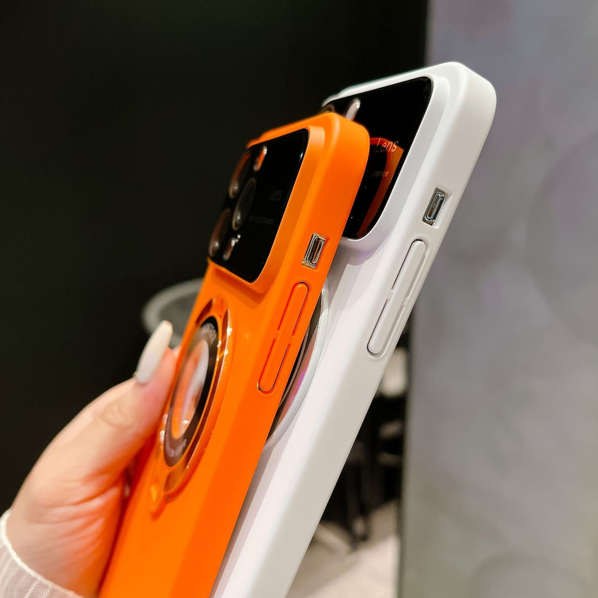 Skanto | MagSafe iPhone Case with Integrated Stand and Large Window