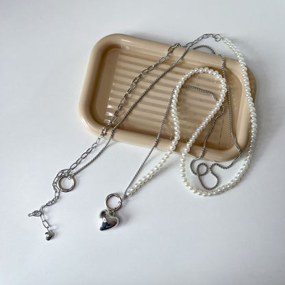 Elegant Beaded Eyewear Chain Acalora