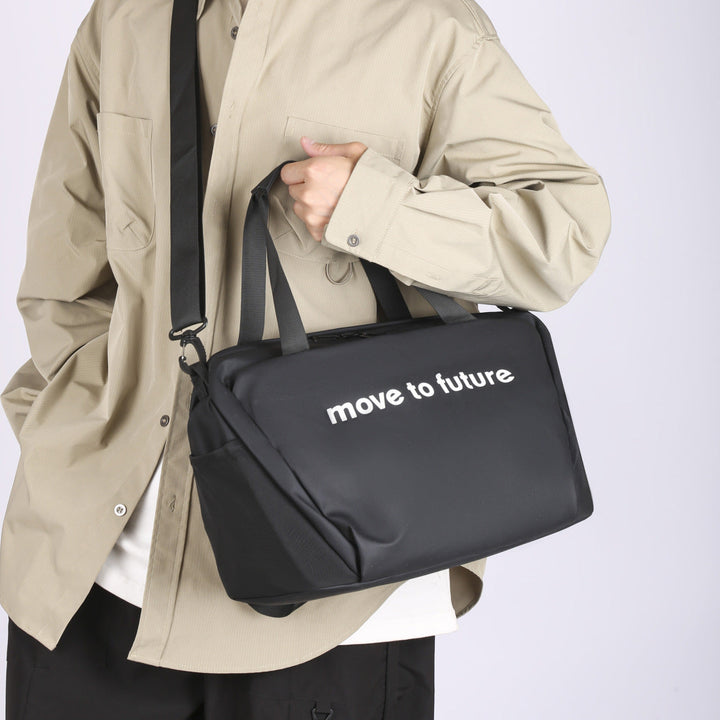 Sporty shoulder bag with innovative carrying system Kalsten