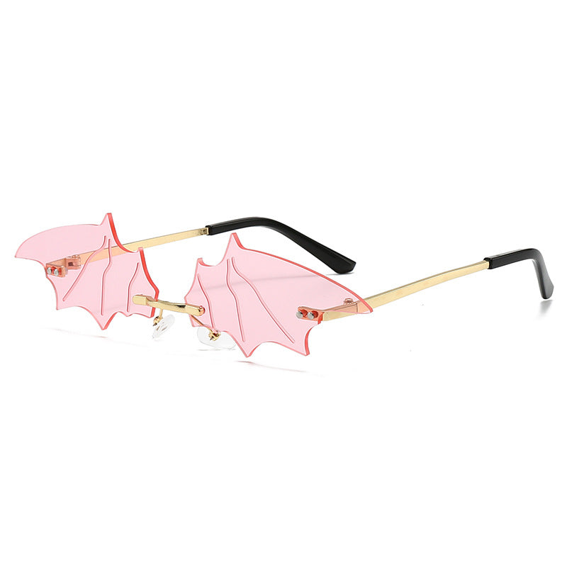 Women's creative and eye-catching sunglasses with bat design Kalsten