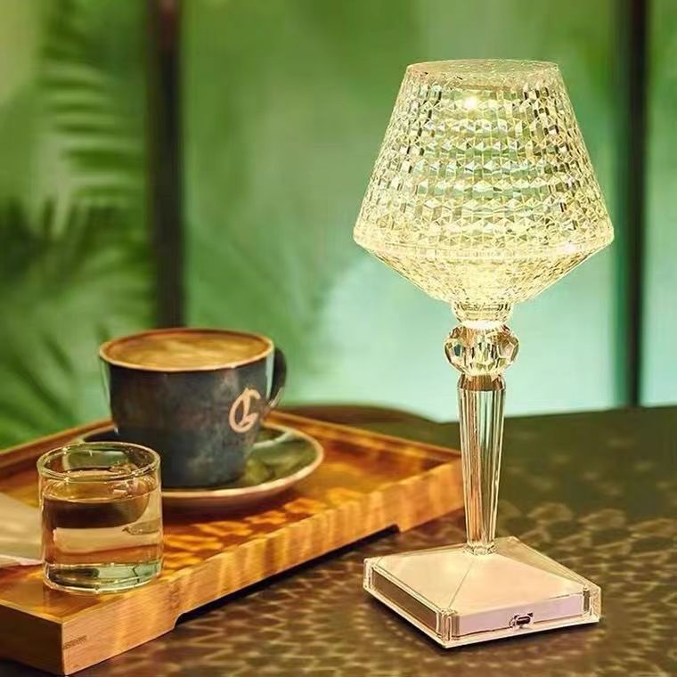 Liesbeth Crystal Lamp – Luxury Table Lamp with USB Charging Function Kalsten