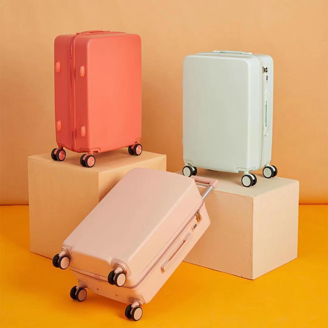 Women's Elegant Hard-Shell Travel Suitcase Kalsten