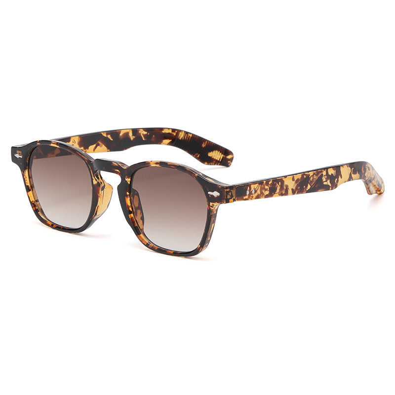 Women rebellious retro-inspired sunglasses Kalsten