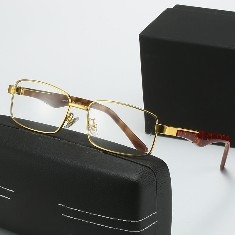 Women's corrective glasses with elegant gold-colored frame and stylish design Kalsten
