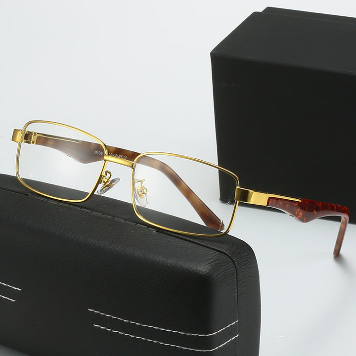 Women's corrective glasses with elegant gold-colored frame and stylish design Kalsten