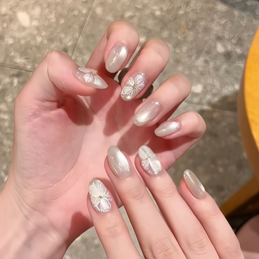 Artificial nails with delicate flower design Kalsten