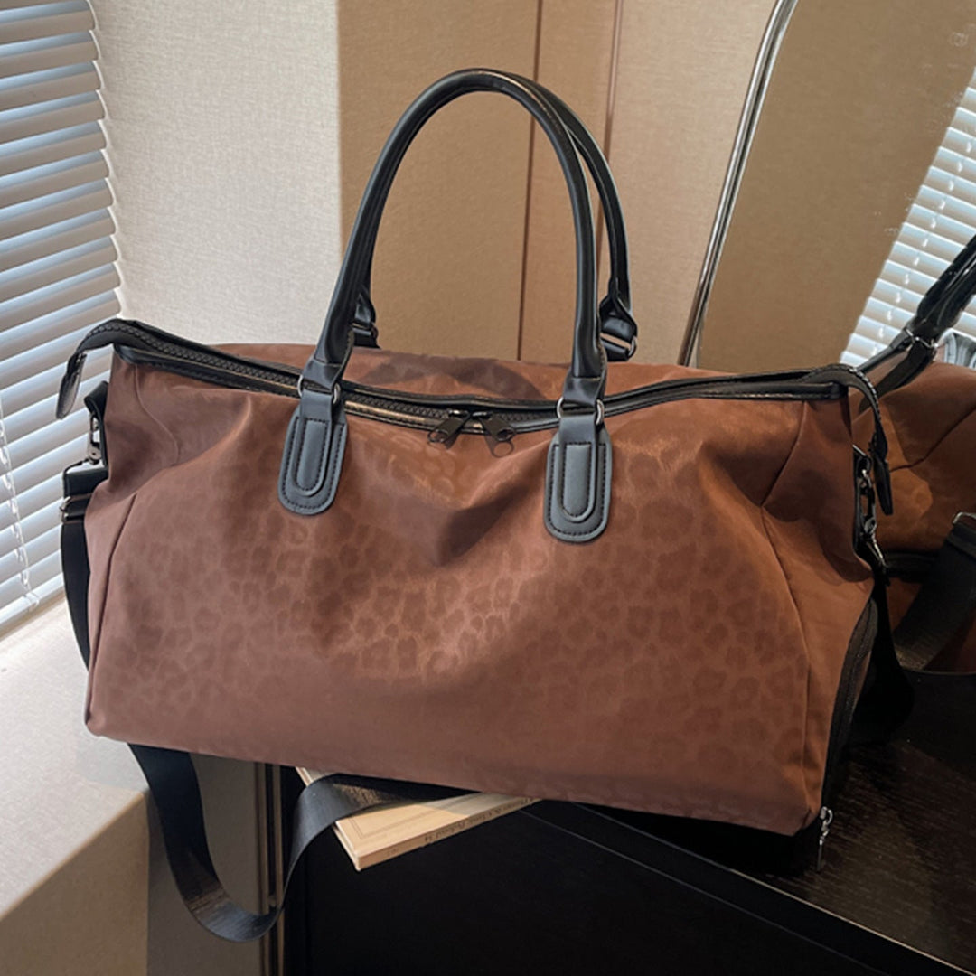 Elegant Travel Bag with Innovative Leopard Print Kalsten