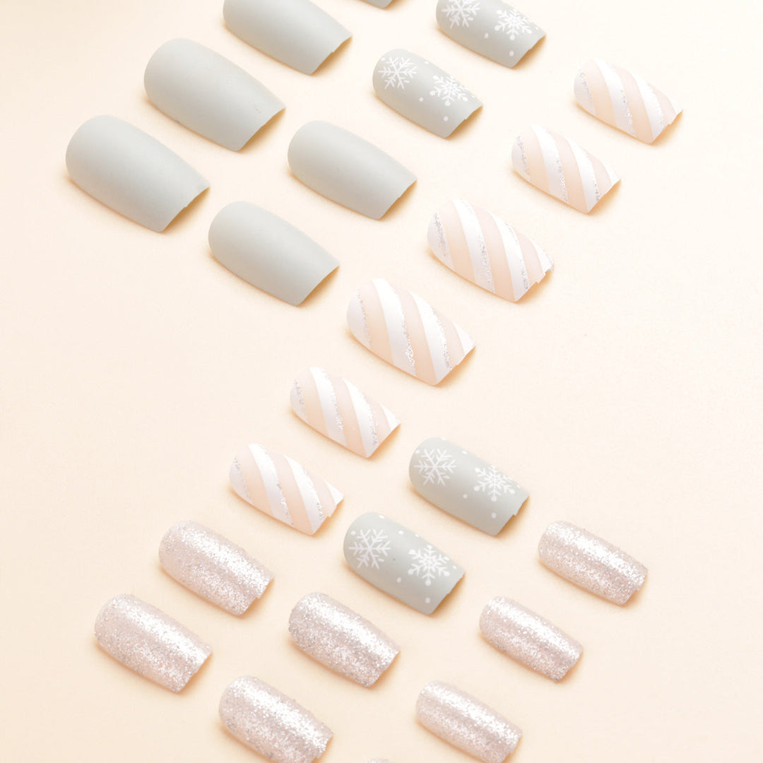 Winter-Themed Press-On Nail Art Kalsten