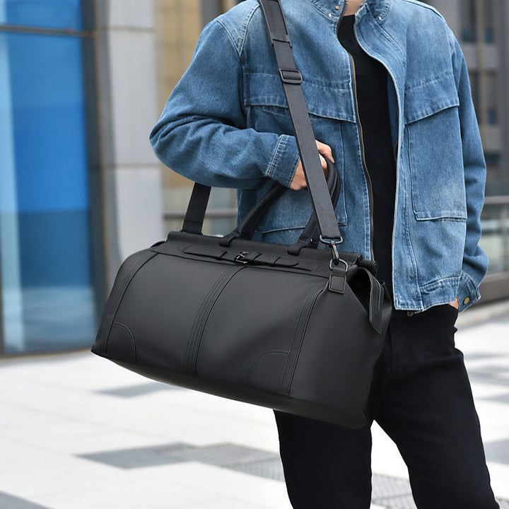 Robust sports and travel bag with practical compartments Kalsten