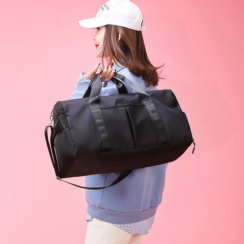 Sporty travel bag with practical outer pockets Kalsten