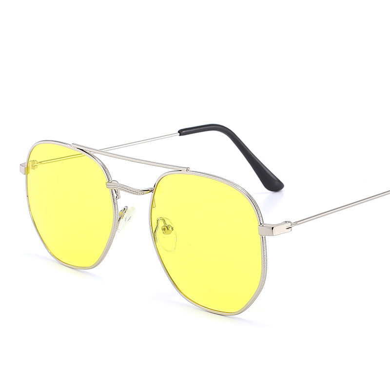Ladies sunglasses with oval frame and protective gradient lens Kalsten
