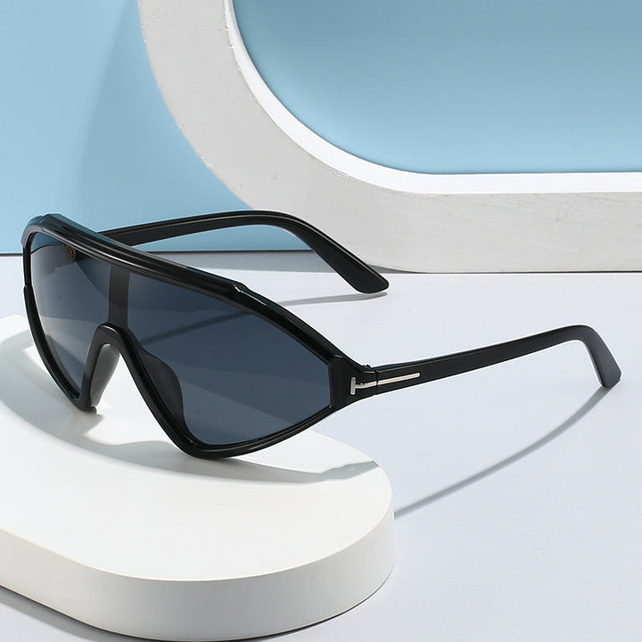 Women sporty sunglasses with ergonomic full rim design Kalsten