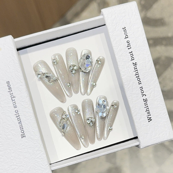 Artificial nails with Sparkling Rhinestone details Kalsten