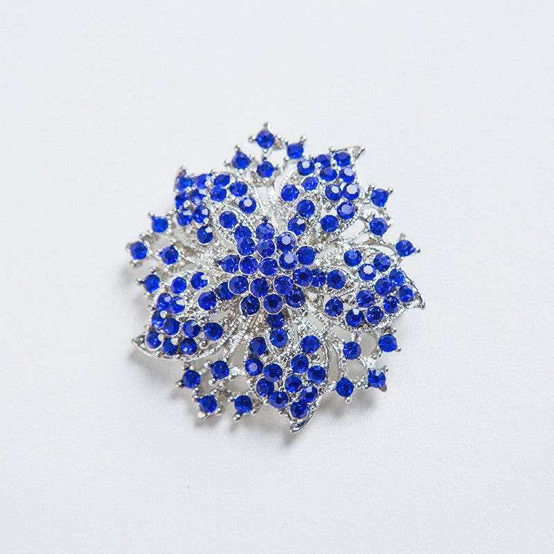Glamorous brooch with crystals Kalsten