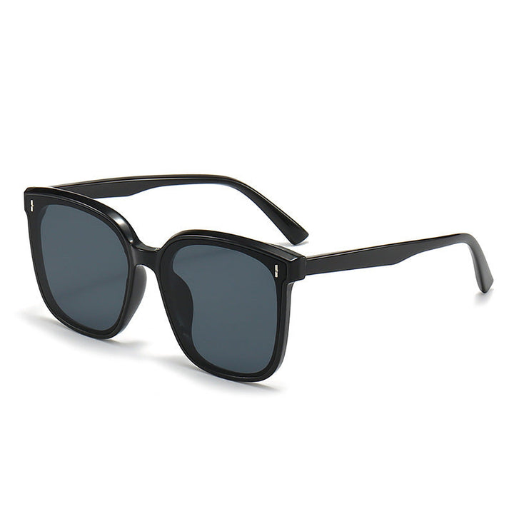 Women's fashion sunglasses with protective UV filter and elegant design Kalsten