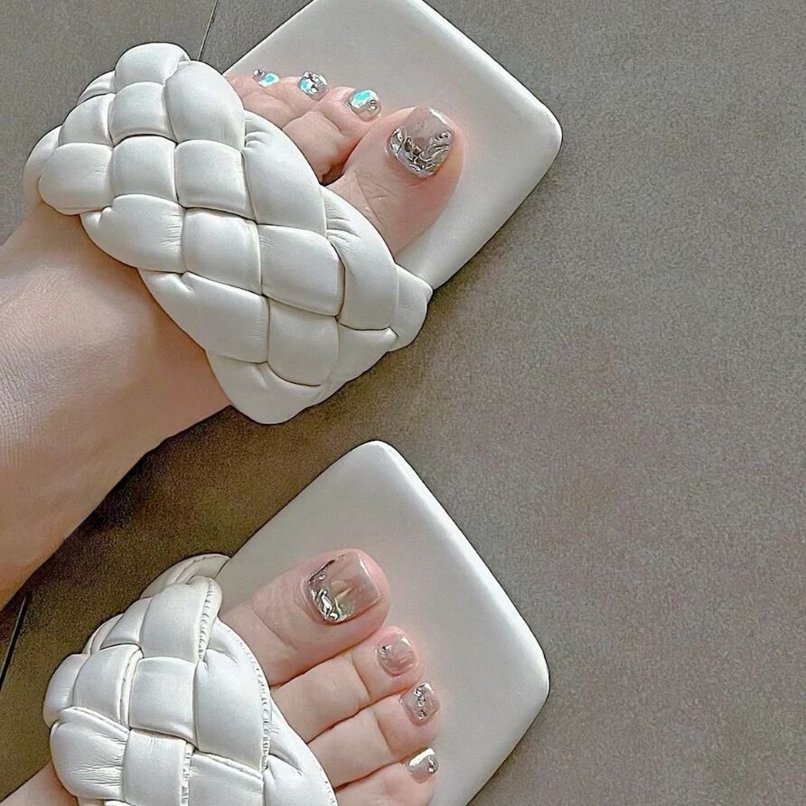 Cozy Fuzzy Slippers Kalsten