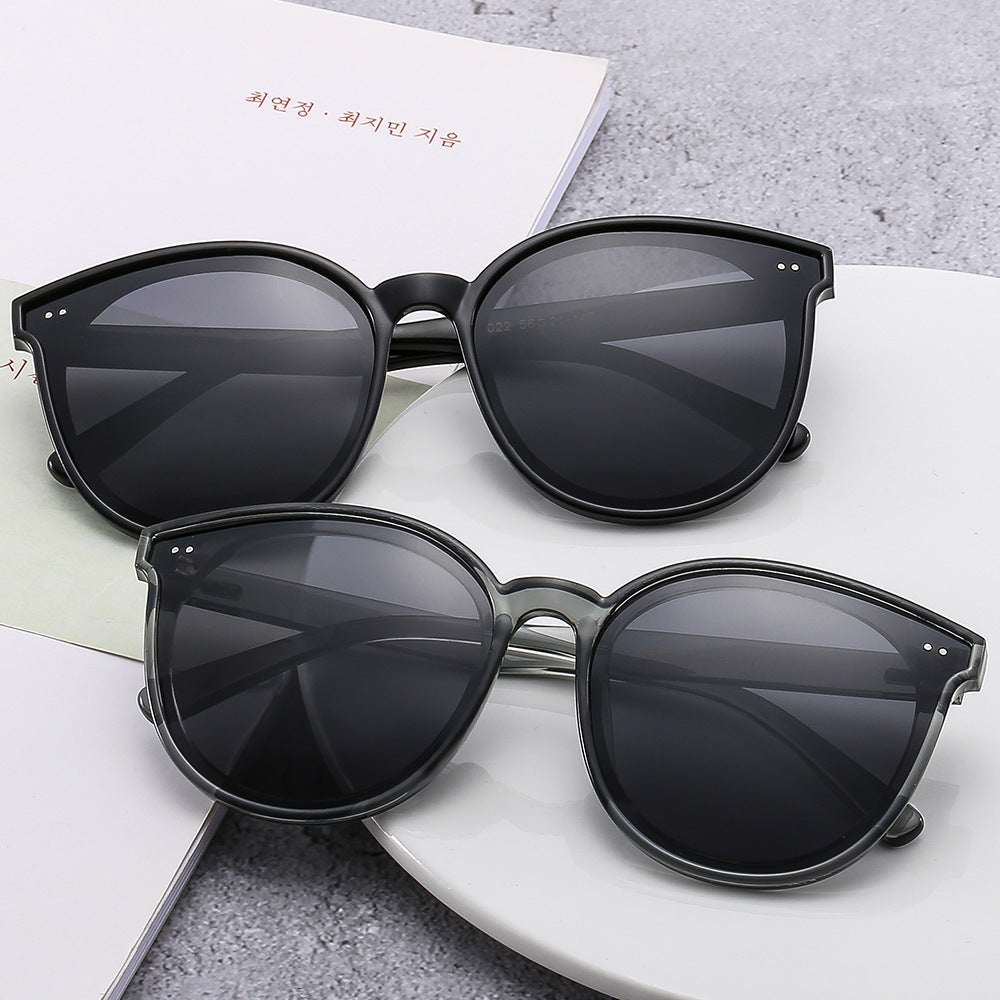 Women's Stylish Sunglasses with Large, Elegant Frame Kalsten